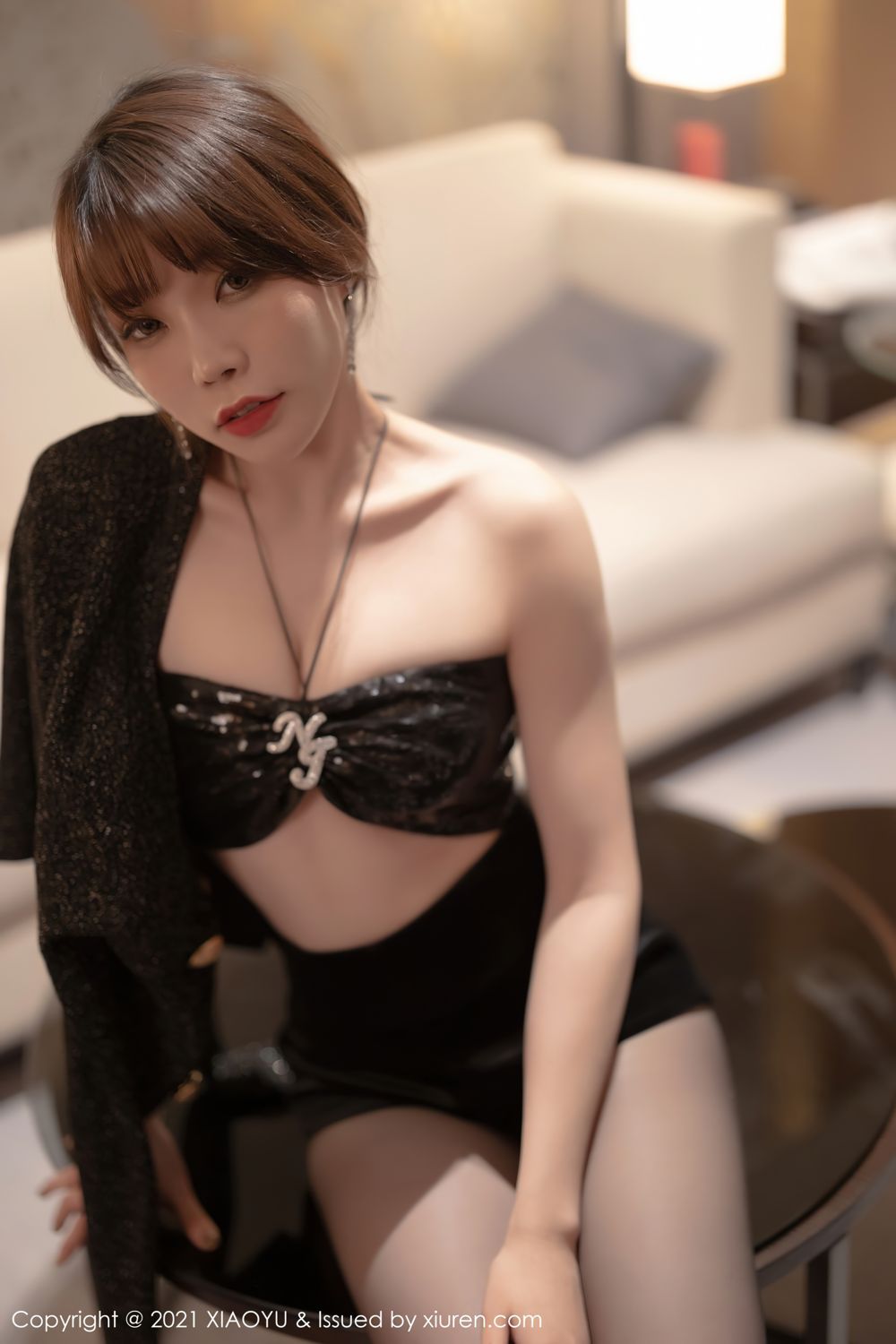《语画界 芝芝Booty 制服写真 VOL.674》第18张,模特芝芝Booty,语画界,制服主题,全套81张
