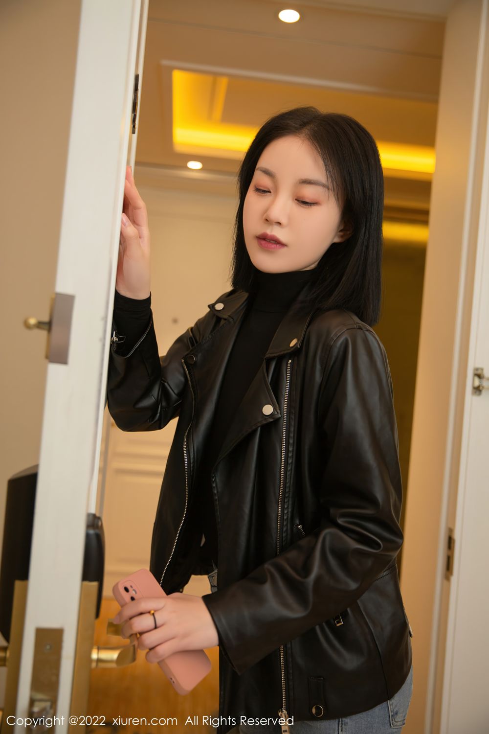《秀人网 一颗甜蛋黄a(Yi Ke Tian Dan Huang) 黑丝写真 No.4423》第6张，模特一颗甜蛋黄a(Yi Ke Tian Dan Huang)，秀人网，黑丝主题，全套74张
