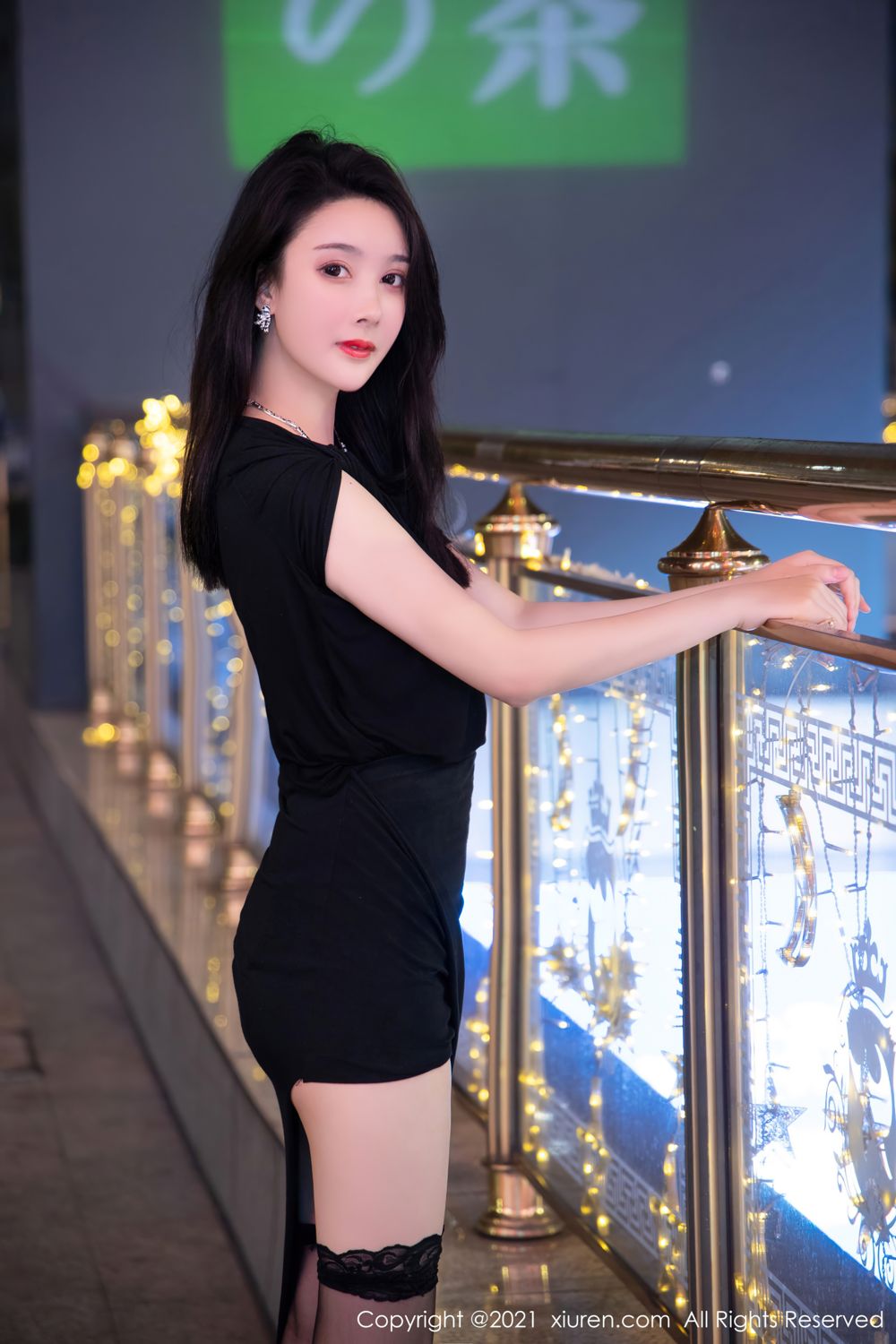 《秀人网 Summer宝宝 黑丝写真 No.4400》第3张，模特Summer宝宝，秀人网，黑丝主题，全套60张