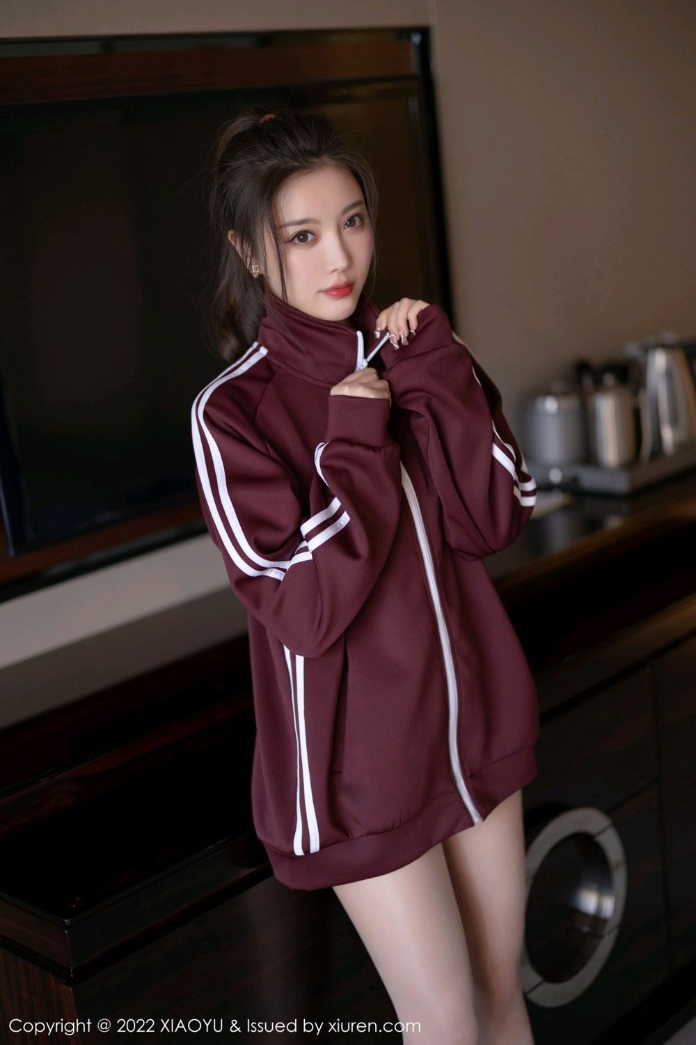 《语画界 杨晨晨 制服写真 VOL.714》第4张,模特杨晨晨,语画界,制服主题,全套100张