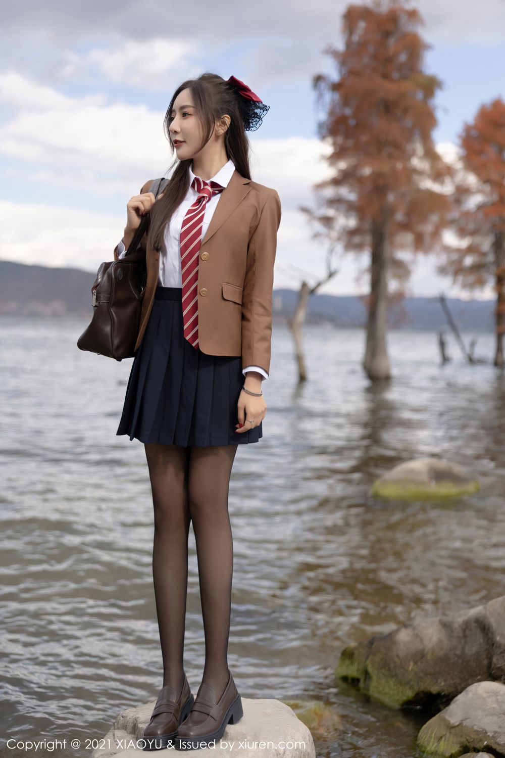 《语画界 王馨瑶(Yanni) 制服写真 VOL.685》第1张，模特王馨瑶(Yanni)，语画界，制服主题，全套80张