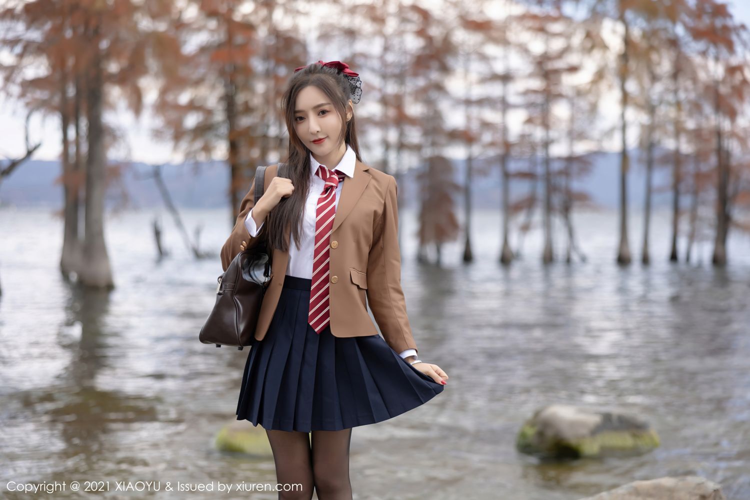 《语画界 王馨瑶(Yanni) 制服写真 VOL.685》第2张，模特王馨瑶(Yanni)，语画界，制服主题，全套80张