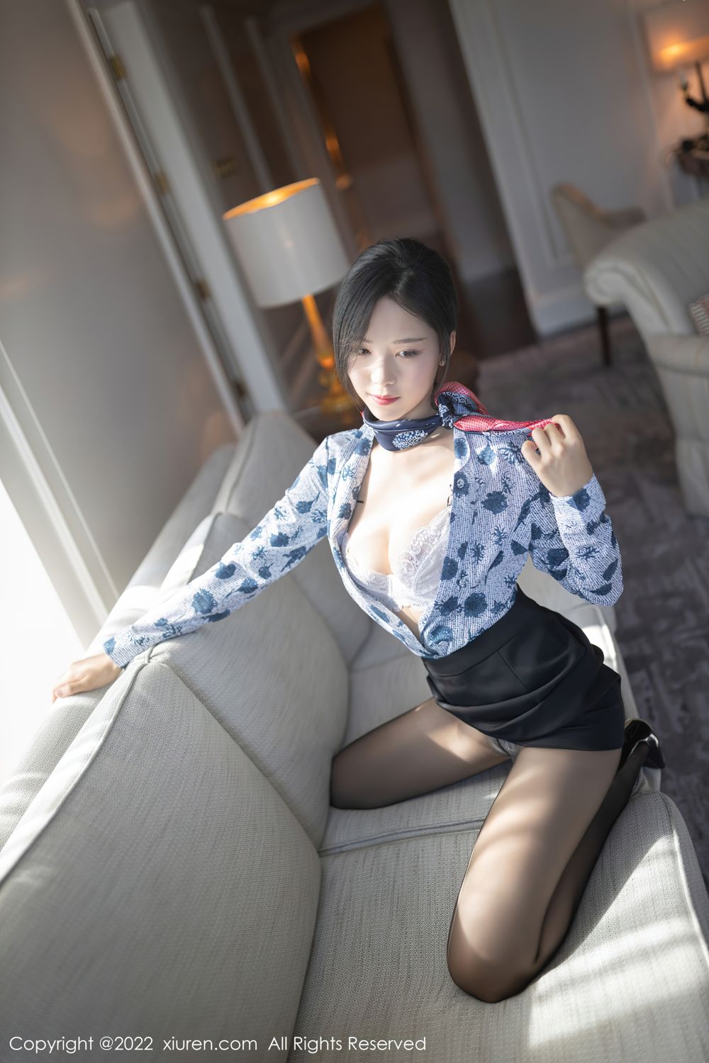 《秀人网 陈若依(抖娘利世) 黑丝写真 No.4430》第36张,模特陈若依(抖娘利世),秀人网,黑丝主题,全套79张