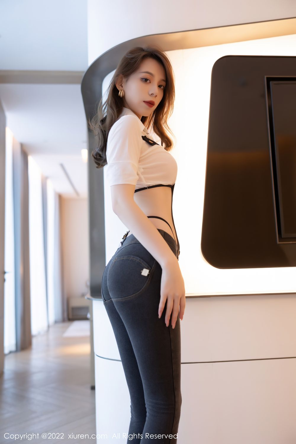 《秀人网 言沫(Yan Mo) 制服写真 No.4427》第2张,模特言沫(Yan Mo),秀人网,制服主题,全套65张
