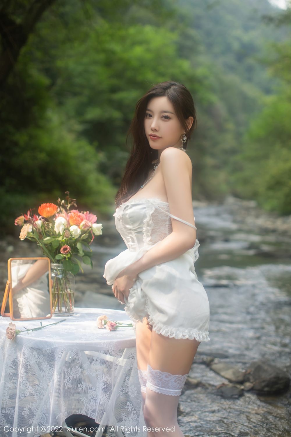 《秀人网 杨晨晨 户外写真 No.4564》第15张,模特杨晨晨,秀人网,户外主题,全套86张