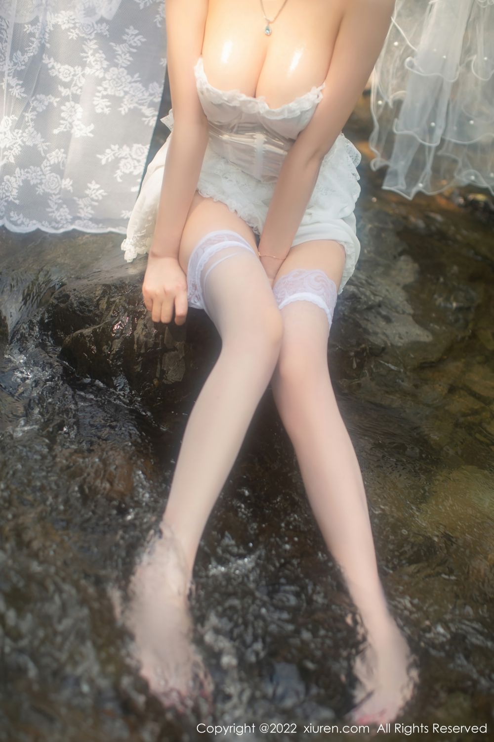 《秀人网 杨晨晨 户外写真 No.4564》第21张,模特杨晨晨,秀人网,户外主题,全套86张