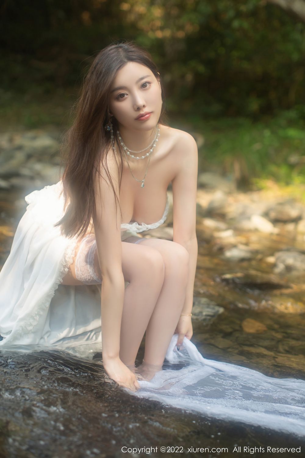 《秀人网 杨晨晨 户外写真 No.4564》第25张,模特杨晨晨,秀人网,户外主题,全套86张