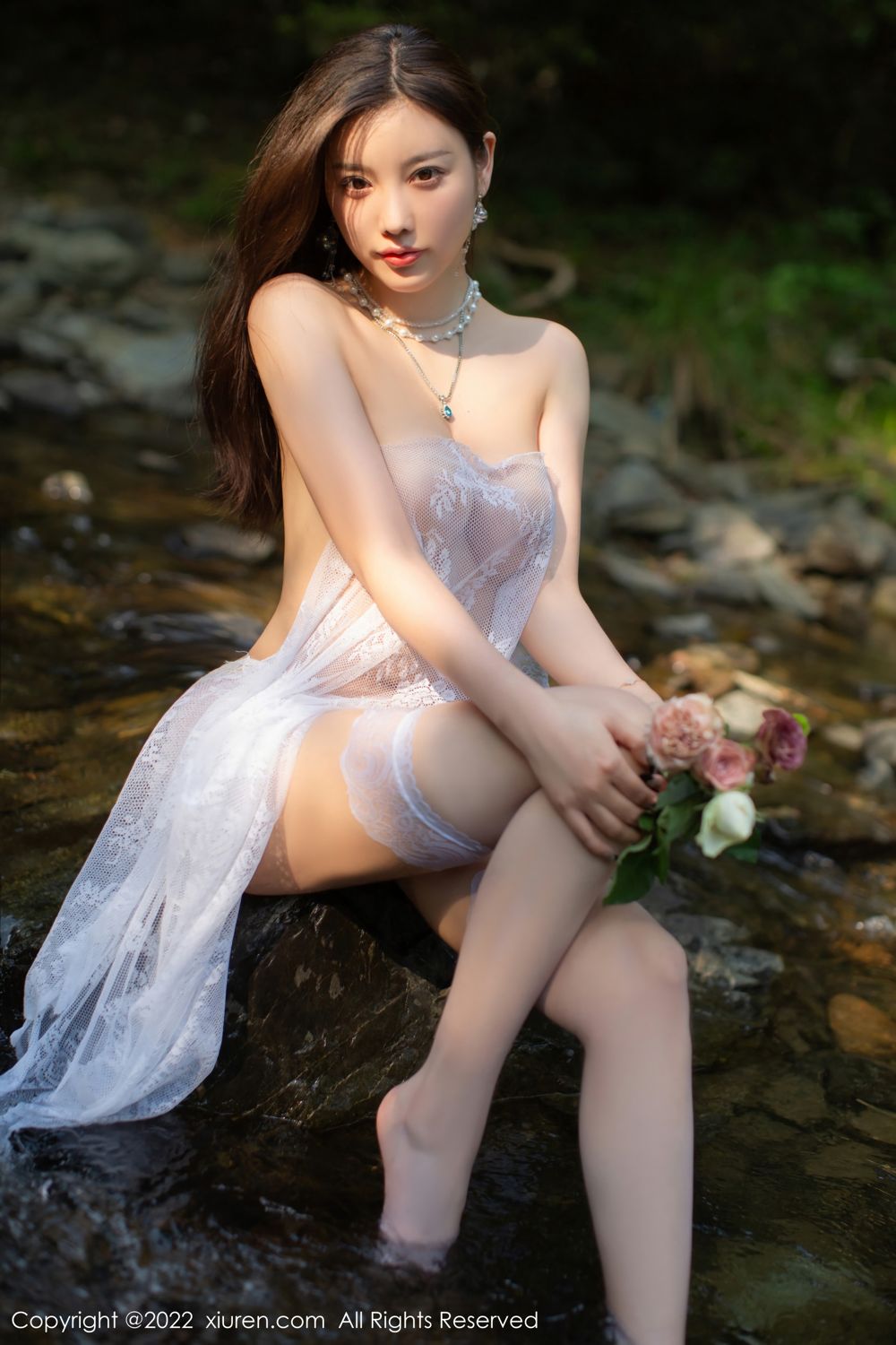 《秀人网 杨晨晨 户外写真 No.4564》第36张,模特杨晨晨,秀人网,户外主题,全套86张