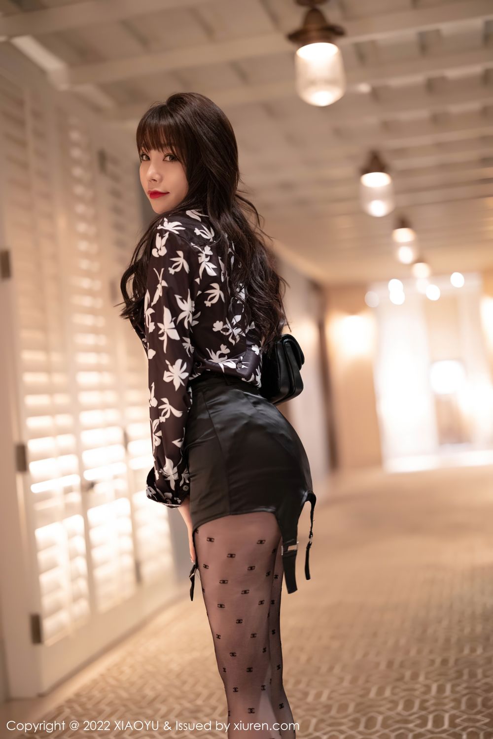 《语画界 芝芝Booty 制服写真 VOL.693》第2张,模特芝芝Booty,语画界,制服主题,全套86张