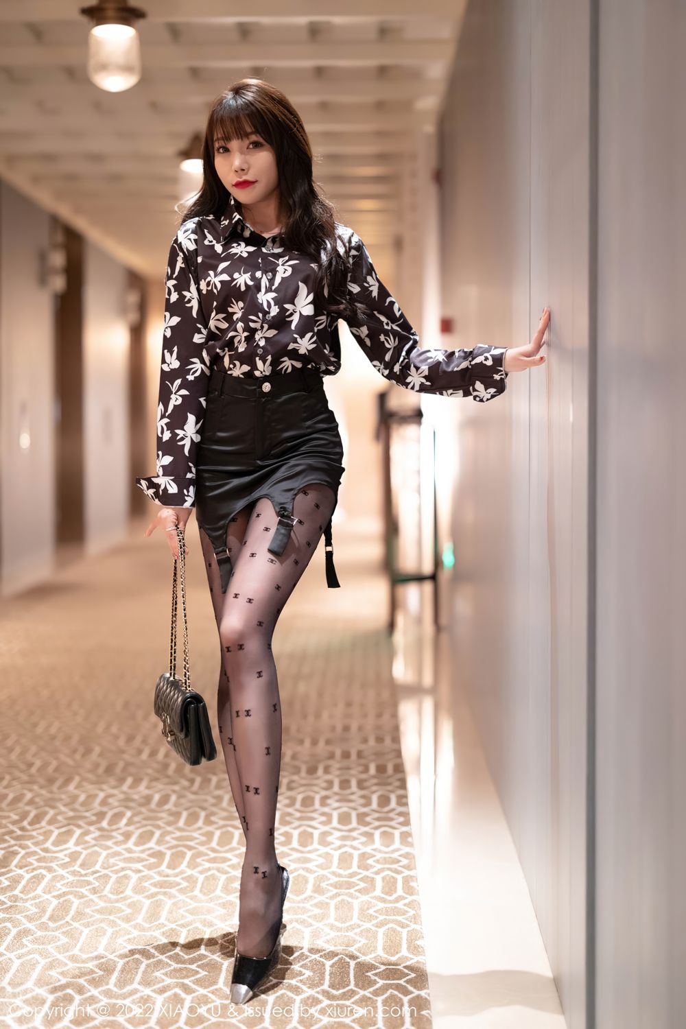 《语画界 芝芝Booty 制服写真 VOL.693》第4张,模特芝芝Booty,语画界,制服主题,全套86张
