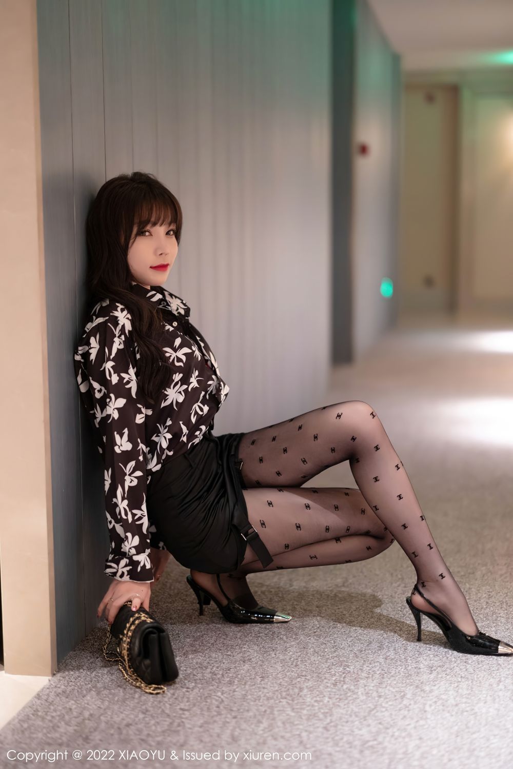 《语画界 芝芝Booty 制服写真 VOL.693》第13张,模特芝芝Booty,语画界,制服主题,全套86张