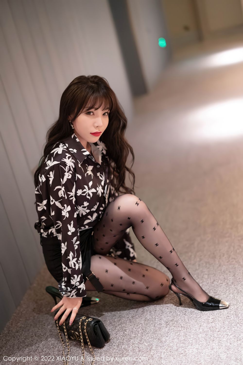 《语画界 芝芝Booty 制服写真 VOL.693》第15张,模特芝芝Booty,语画界,制服主题,全套86张
