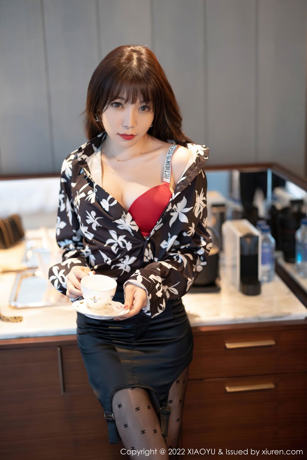 《语画界 芝芝Booty 制服写真 VOL.693》第27张，模特芝芝Booty，语画界，制服主题，全套86张