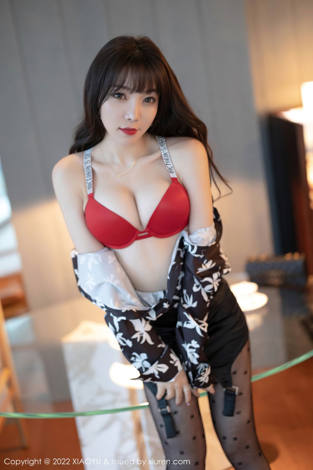 《语画界 芝芝Booty 制服写真 VOL.693》第43张,模特芝芝Booty,语画界,制服主题,全套86张