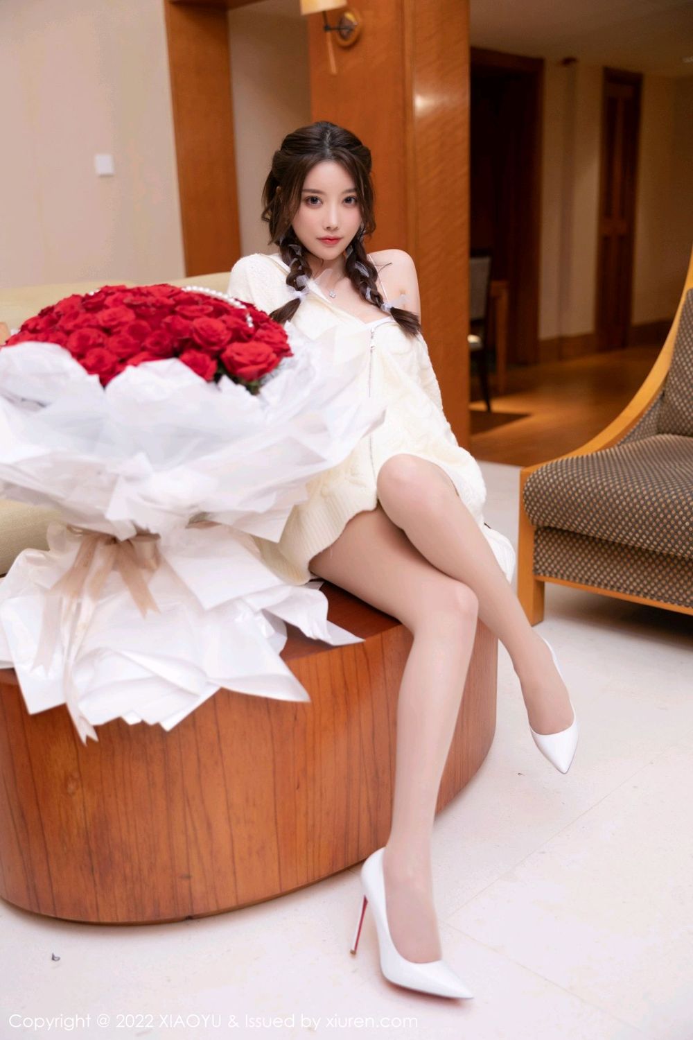 《语画界 杨晨晨 制服写真 VOL.729》第5张,模特杨晨晨,语画界,制服主题,全套73张