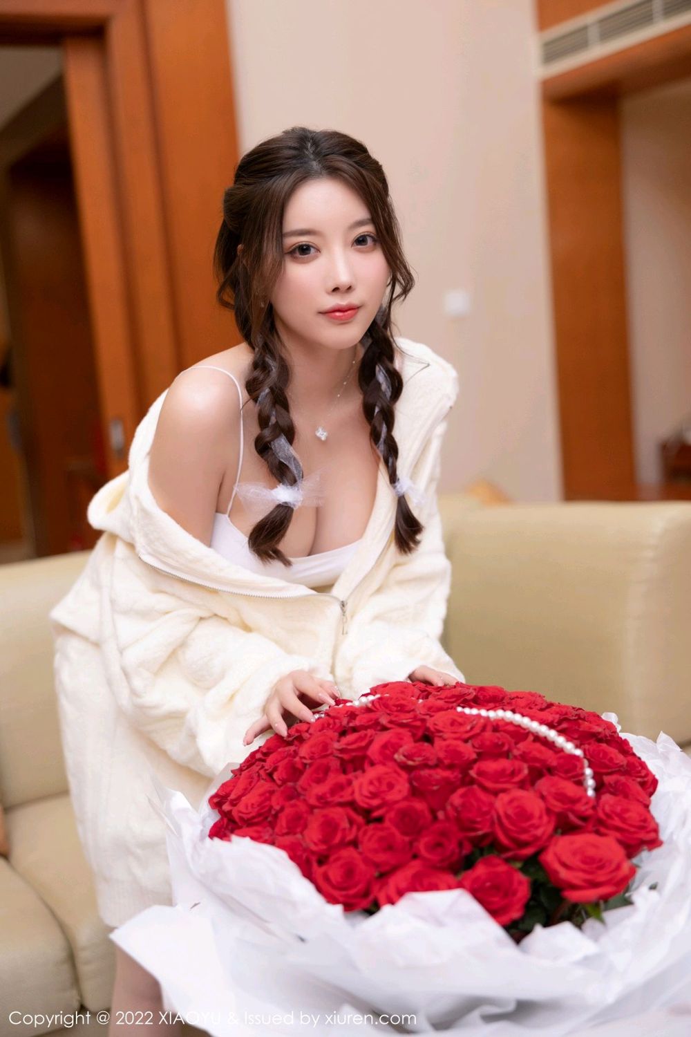 《语画界 杨晨晨 制服写真 VOL.729》第6张,模特杨晨晨,语画界,制服主题,全套73张