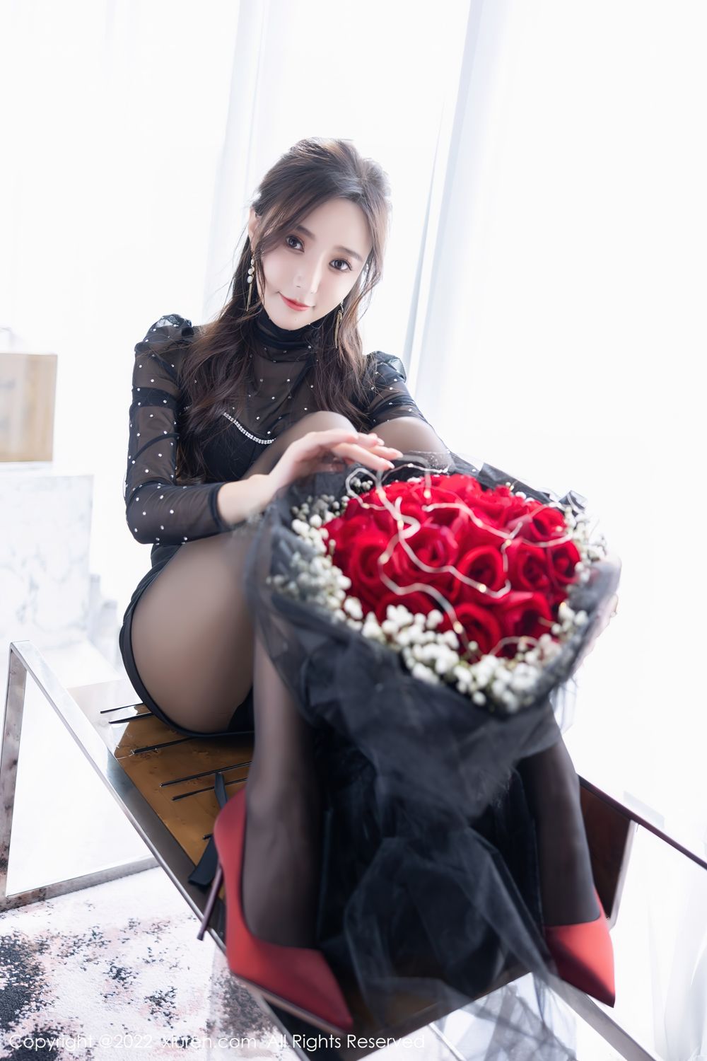 《秀人网 王馨瑶(Yanni) 黑丝写真 No.4574》第13张，模特王馨瑶(Yanni)，秀人网，黑丝主题，全套64张