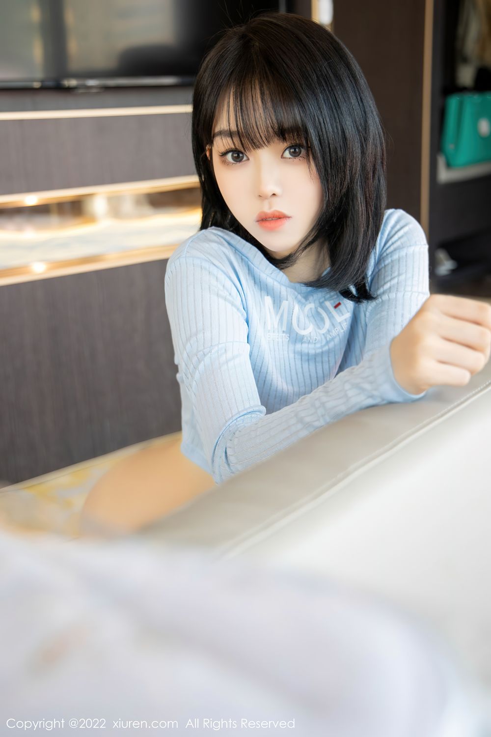 《秀人网 小奶瓶呜呜(Xiao Nai Ping Wu Wu) 性感写真 No.4584》第32张,模特小奶瓶呜呜(Xiao Nai Ping Wu Wu),秀人网,性感主题,全套94张