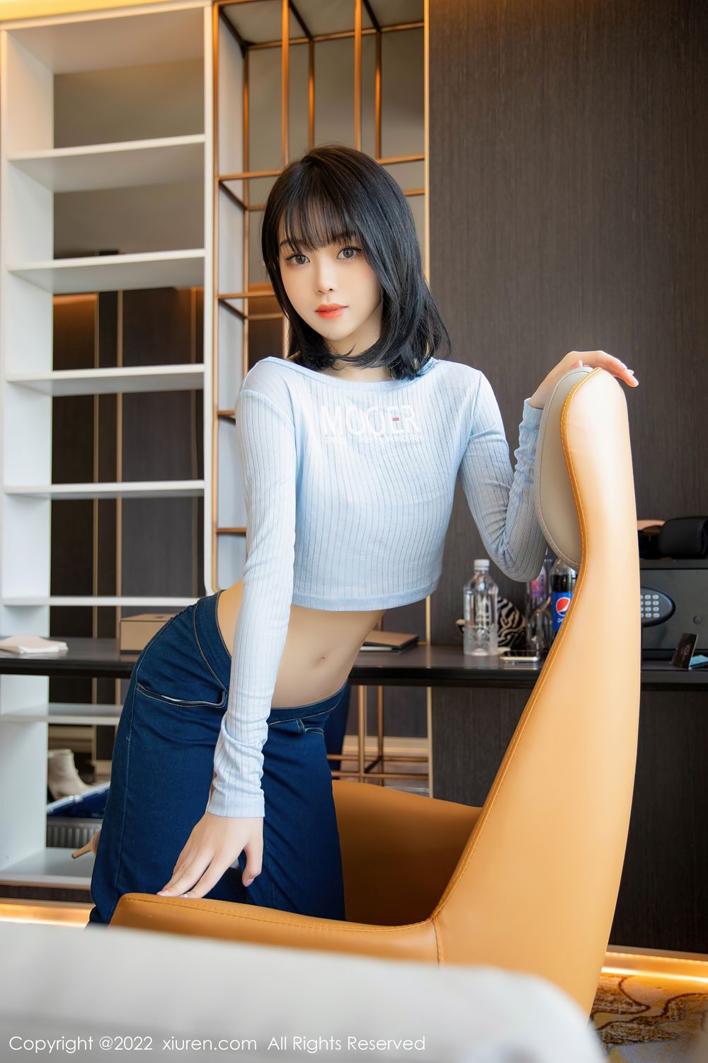 《秀人网 小奶瓶呜呜(Xiao Nai Ping Wu Wu) 性感写真 No.4584》第43张，模特小奶瓶呜呜(Xiao Nai Ping Wu Wu)，秀人网，性感主题，全套94张
