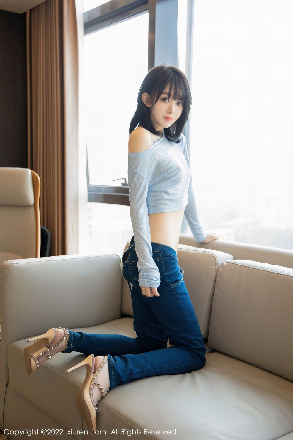 《秀人网 小奶瓶呜呜(Xiao Nai Ping Wu Wu) 性感写真 No.4584》第53张,模特小奶瓶呜呜(Xiao Nai Ping Wu Wu),秀人网,性感主题,全套94张