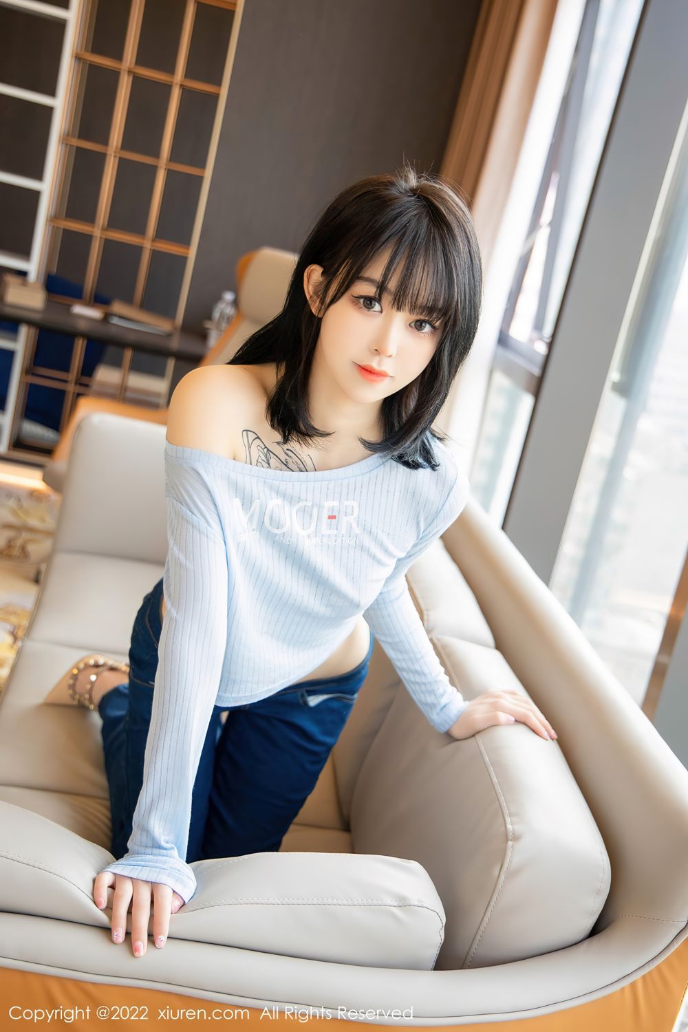 《秀人网 小奶瓶呜呜(Xiao Nai Ping Wu Wu) 性感写真 No.4584》第54张,模特小奶瓶呜呜(Xiao Nai Ping Wu Wu),秀人网,性感主题,全套94张