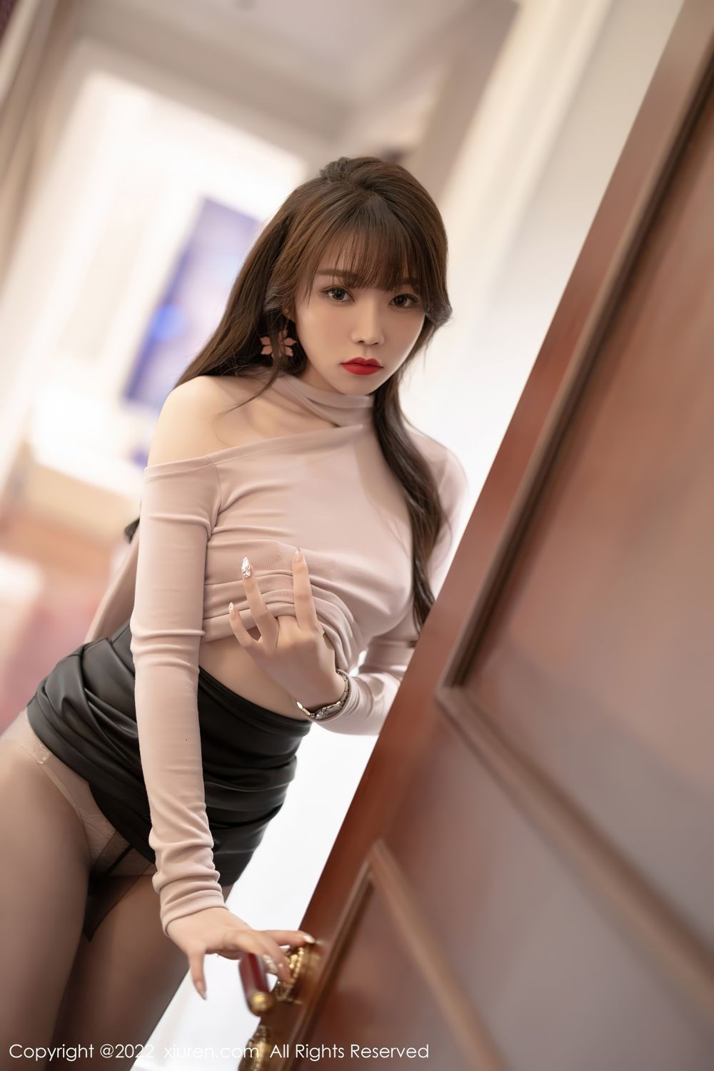 《秀人网 芝芝Booty 黑丝写真 No.4606》第52张,模特芝芝Booty,秀人网,黑丝主题,全套78张