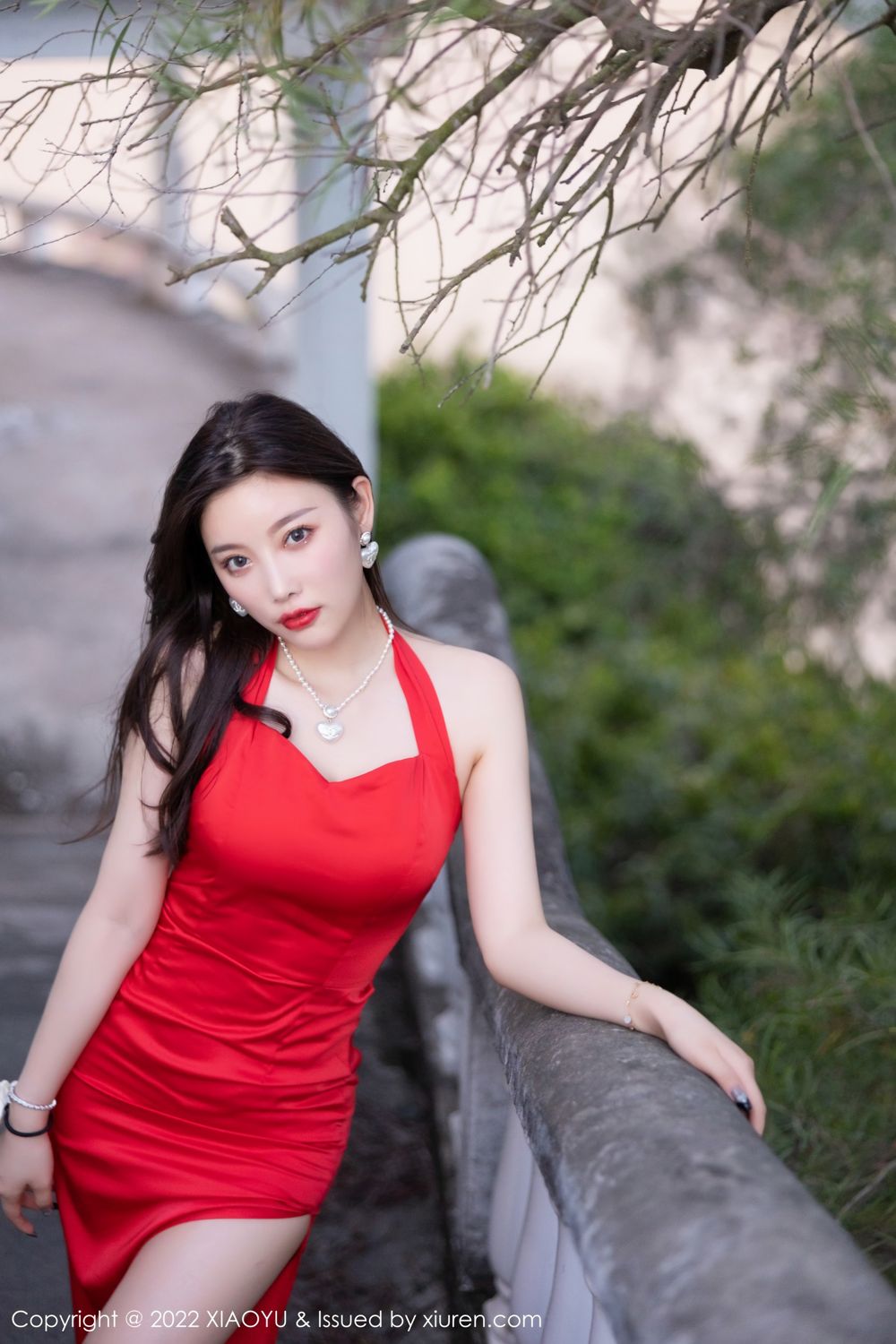 《语画界 杨晨晨 制服写真 VOL.745》第33张，模特杨晨晨，语画界，制服主题，全套73张