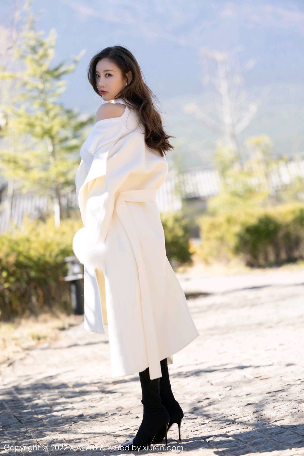 《语画界 杨晨晨 制服写真 VOL.772》第14张，模特杨晨晨，语画界，制服主题，全套75张