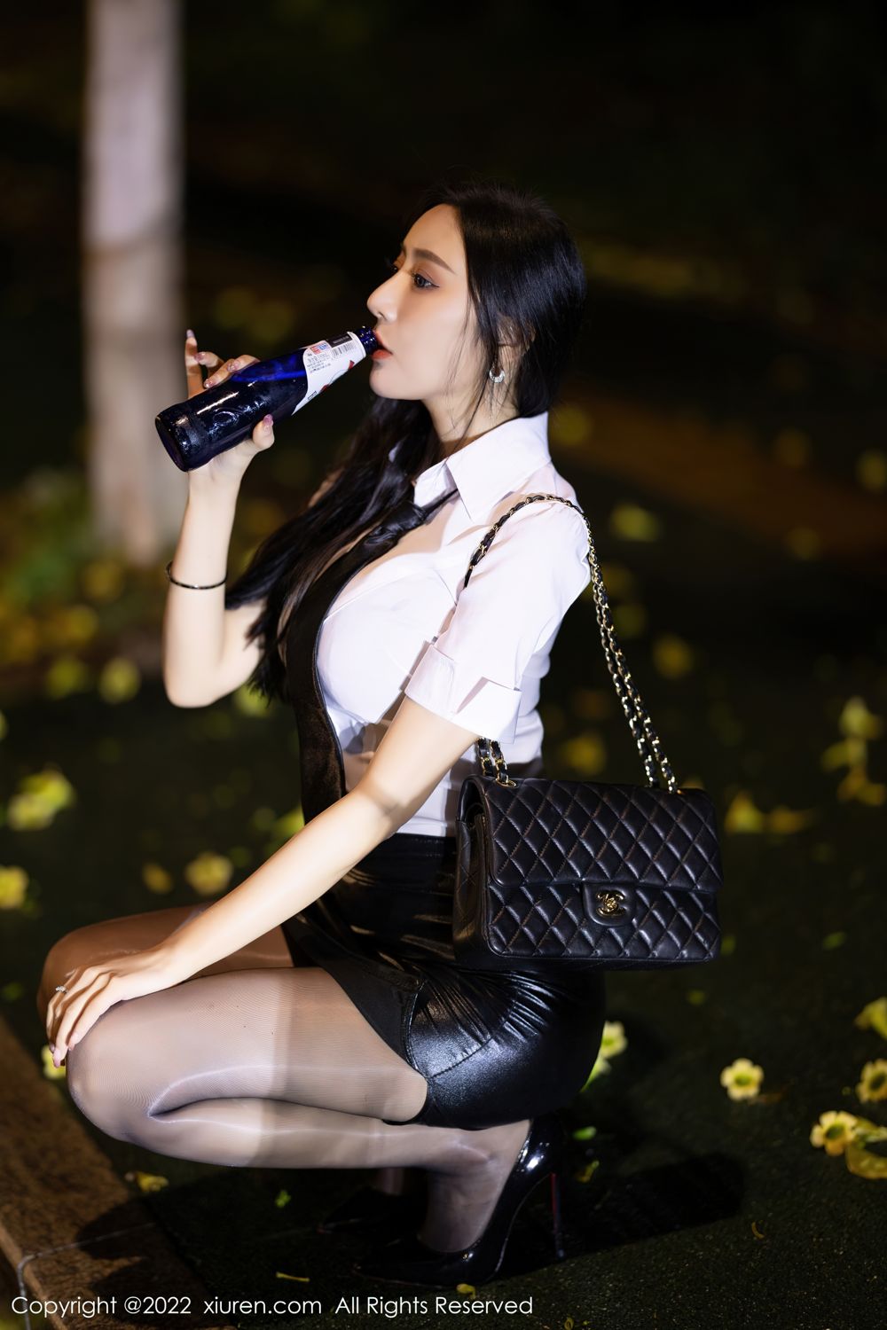 《秀人网 王馨瑶(Yanni) 黑丝写真 No.4879》第11张,模特王馨瑶(Yanni),秀人网,黑丝主题,全套77张
