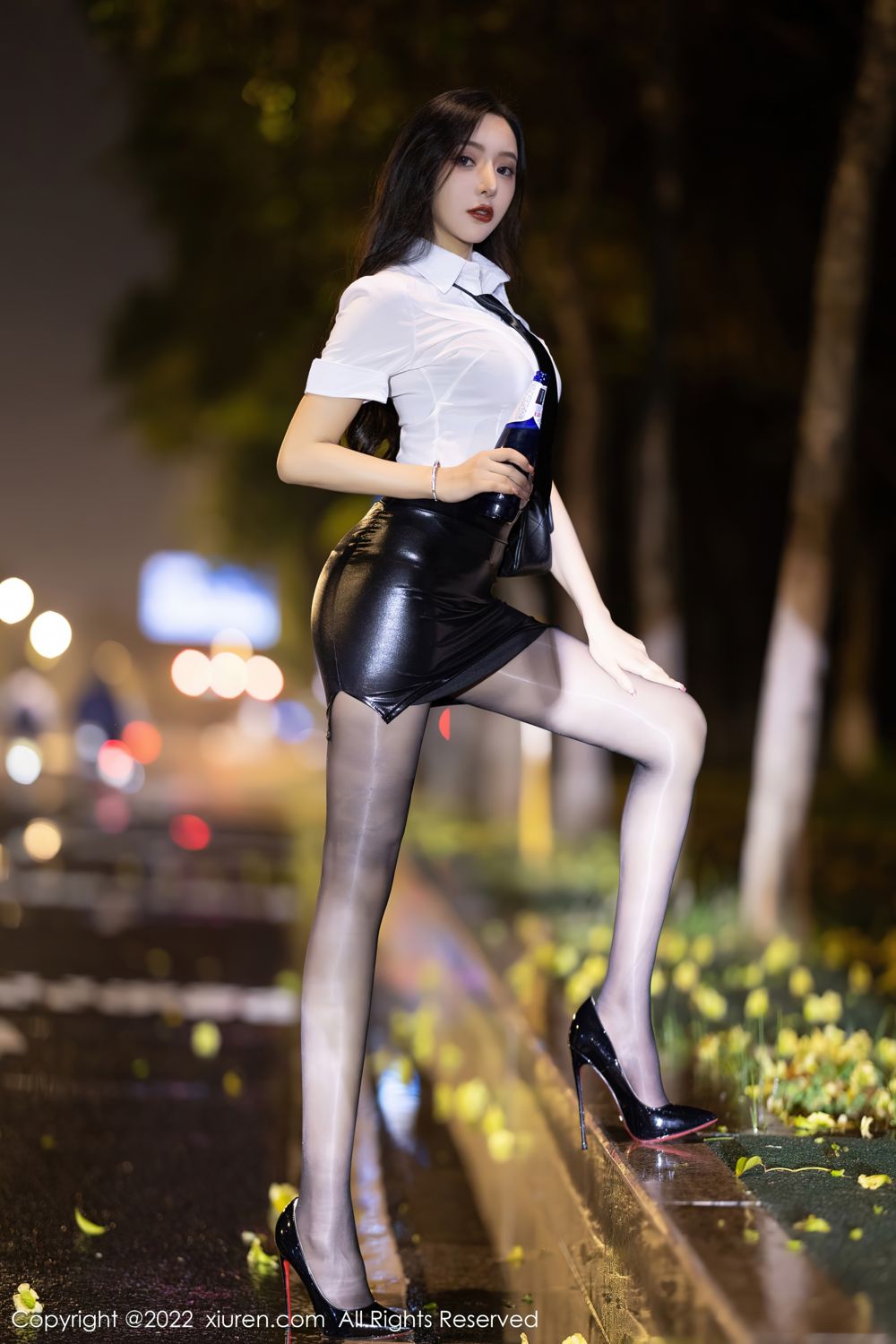 《秀人网 王馨瑶(Yanni) 黑丝写真 No.4879》第13张,模特王馨瑶(Yanni),秀人网,黑丝主题,全套77张