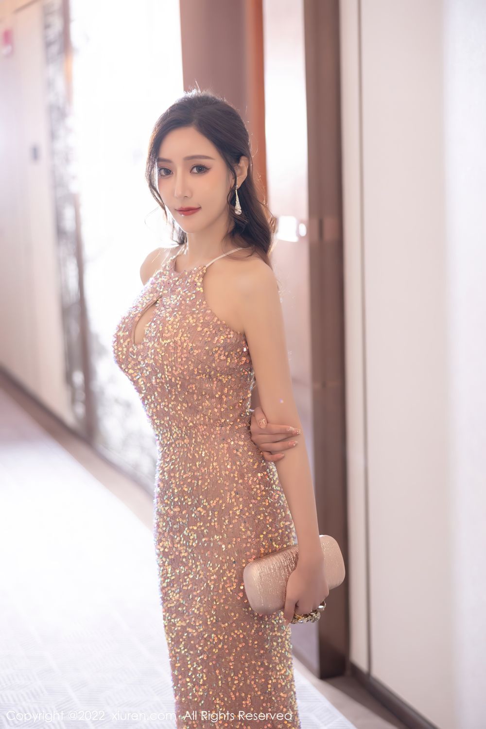 《秀人网 王馨瑶(Yanni) 性感写真 No.4883》第14张,模特王馨瑶(Yanni),秀人网,性感主题,全套60张