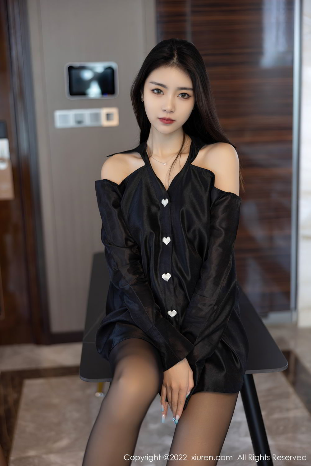 《秀人网 可乐Vicky 黑丝写真 No.4940》第38张,模特可乐Vicky,秀人网,黑丝主题,全套51张
