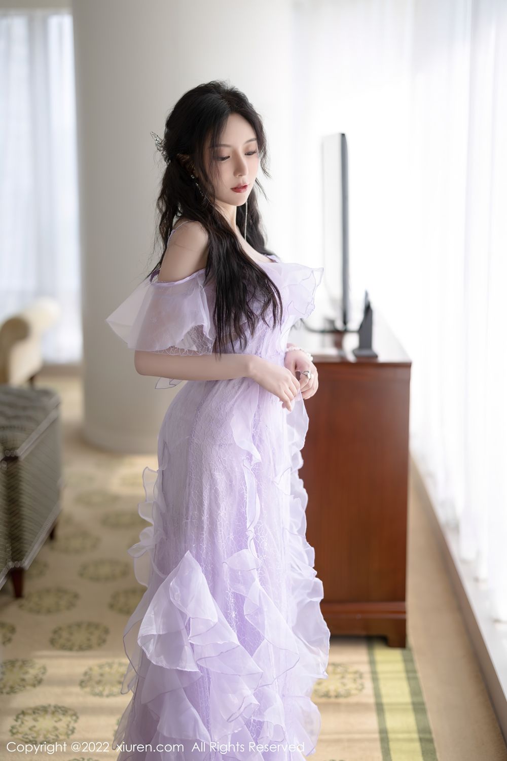 《秀人网 王馨瑶(Yanni) 气质写真 No.4949》第4张，模特王馨瑶(Yanni)，秀人网，气质主题，全套100张