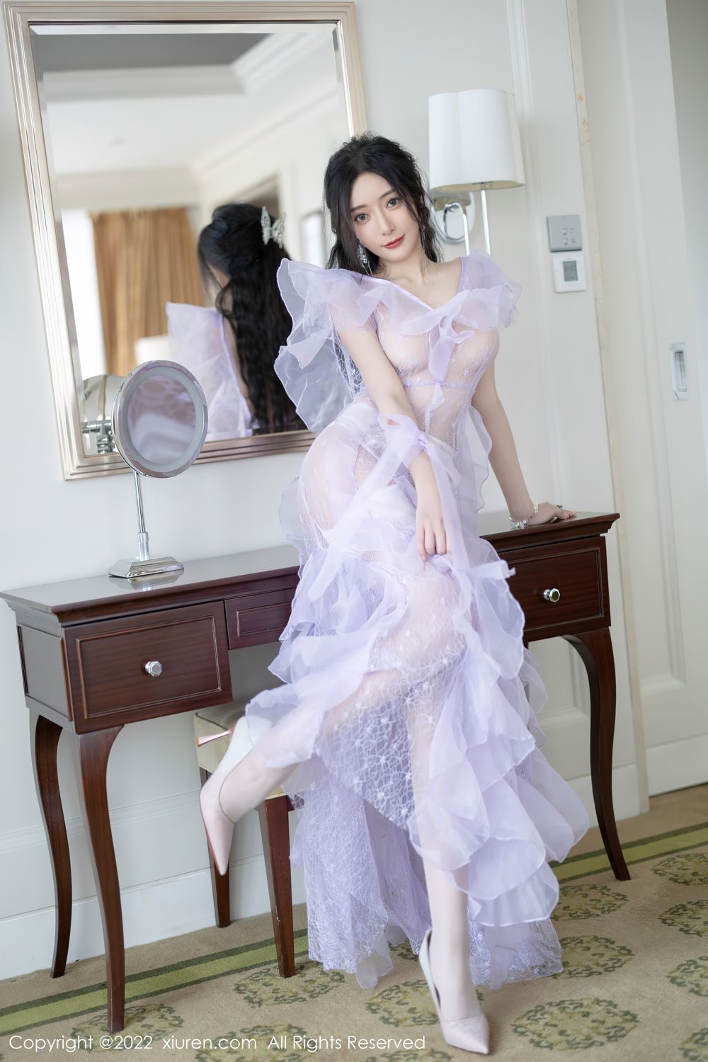 《秀人网 王馨瑶(Yanni) 气质写真 No.4949》第36张，模特王馨瑶(Yanni)，秀人网，气质主题，全套100张