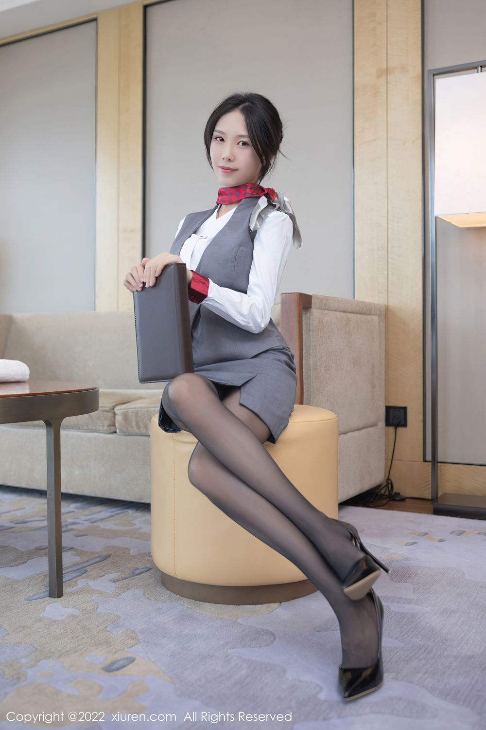 《秀人网 陈若依(抖娘利世) 黑丝写真 No.5027》第15张，模特陈若依(抖娘利世)，秀人网，黑丝主题，全套74张
