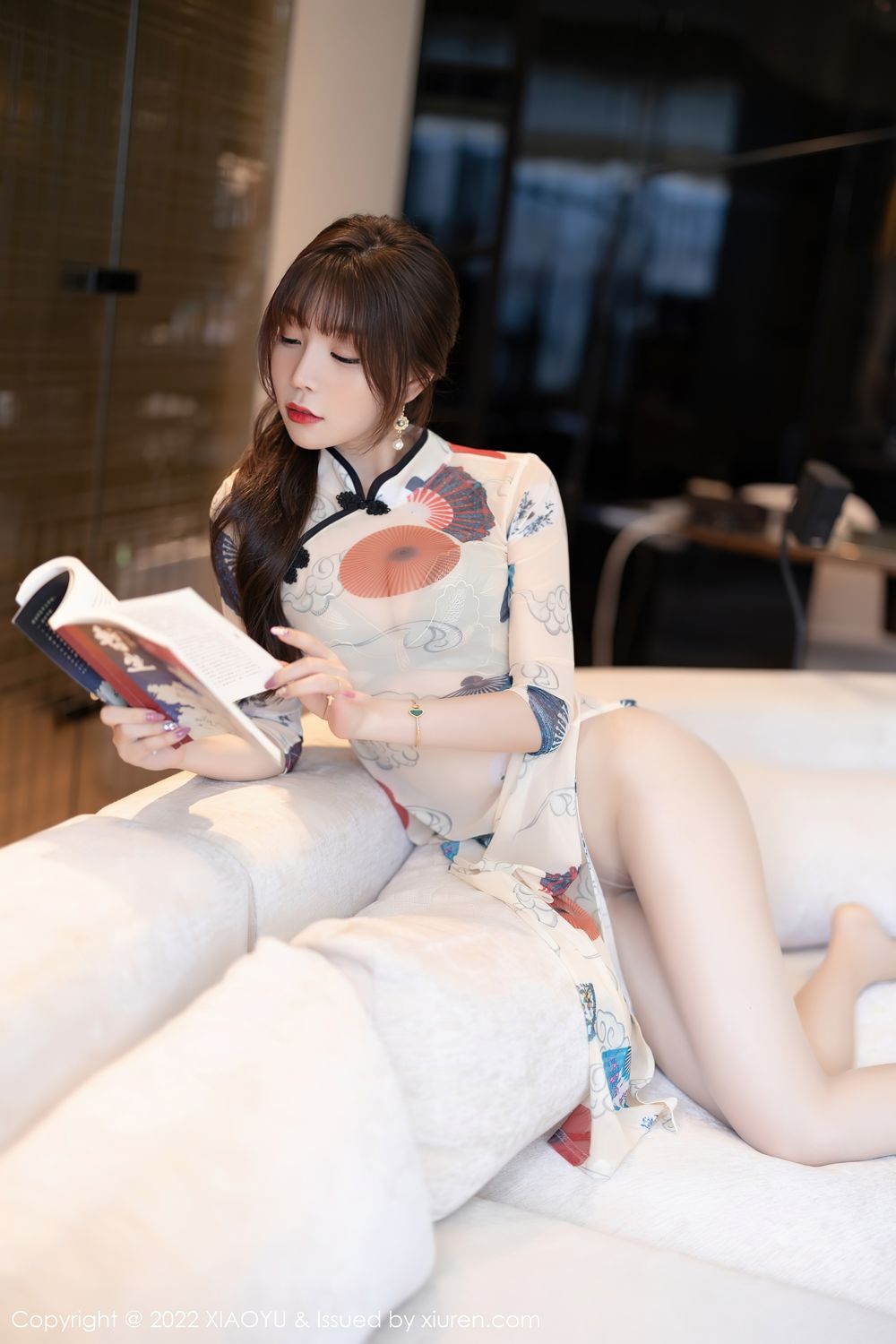 《语画界 芝芝Booty 制服写真 VOL.788》第35张,模特芝芝Booty,语画界,制服主题,全套100张