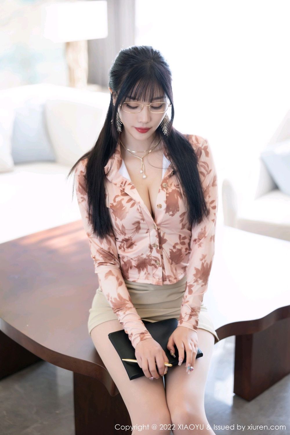 《语画界 杨晨晨 制服写真 VOL.821》第10张,模特杨晨晨,语画界,制服主题,全套90张