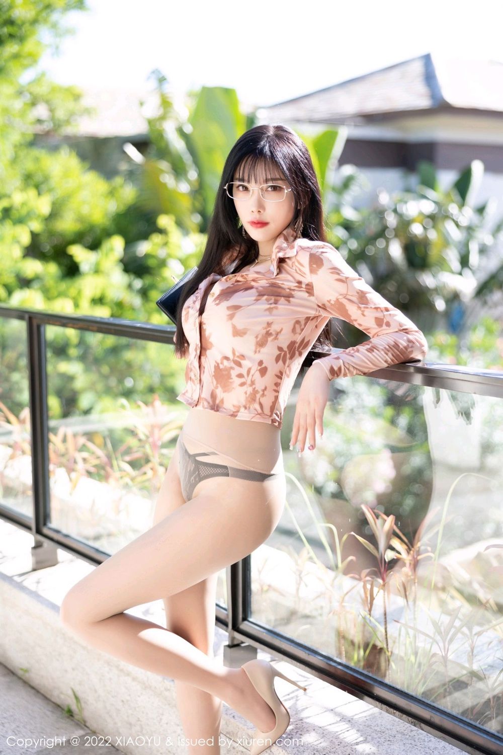 《语画界 杨晨晨 制服写真 VOL.821》第46张，模特杨晨晨，语画界，制服主题，全套90张