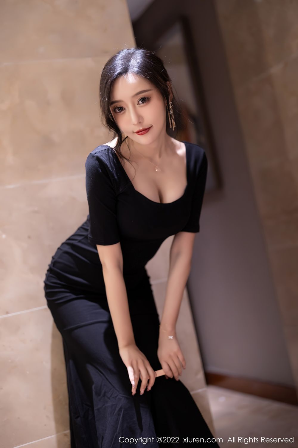 《秀人网 王馨瑶(Yanni) 黑丝写真 No.5187》第11张，模特王馨瑶(Yanni)，秀人网，黑丝主题，全套60张