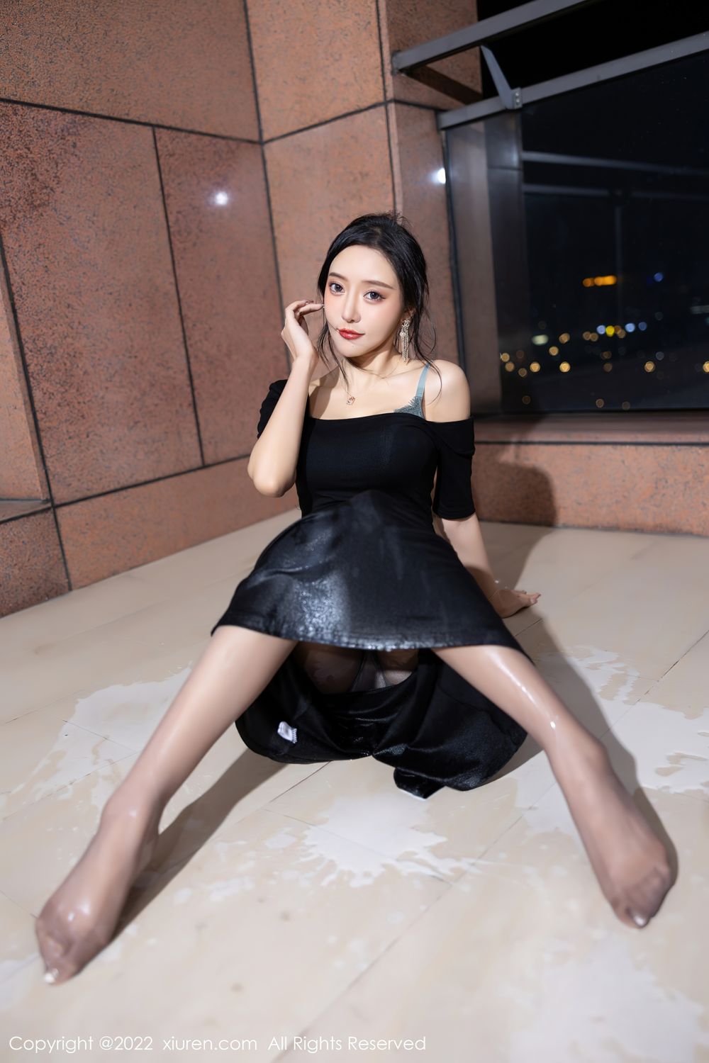 《秀人网 王馨瑶(Yanni) 黑丝写真 No.5187》第23张,模特王馨瑶(Yanni),秀人网,黑丝主题,全套60张