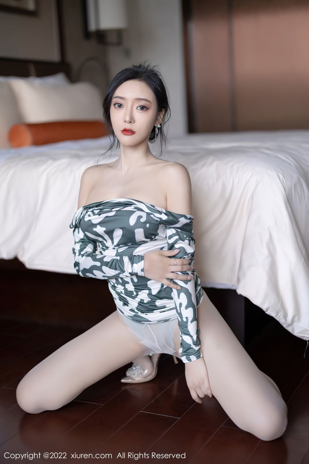 《秀人网 王馨瑶(Yanni) 内衣写真 No.5194》第39张，模特王馨瑶(Yanni)，秀人网，内衣主题，全套87张