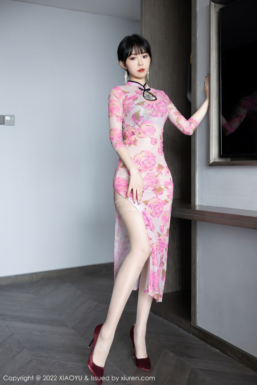 《语画界 小奶瓶呜呜(Xiao Nai Ping Wu Wu) 制服写真 VOL.807》第8张,模特小奶瓶呜呜(Xiao Nai Ping Wu Wu),语画界,制服主题,全套82张