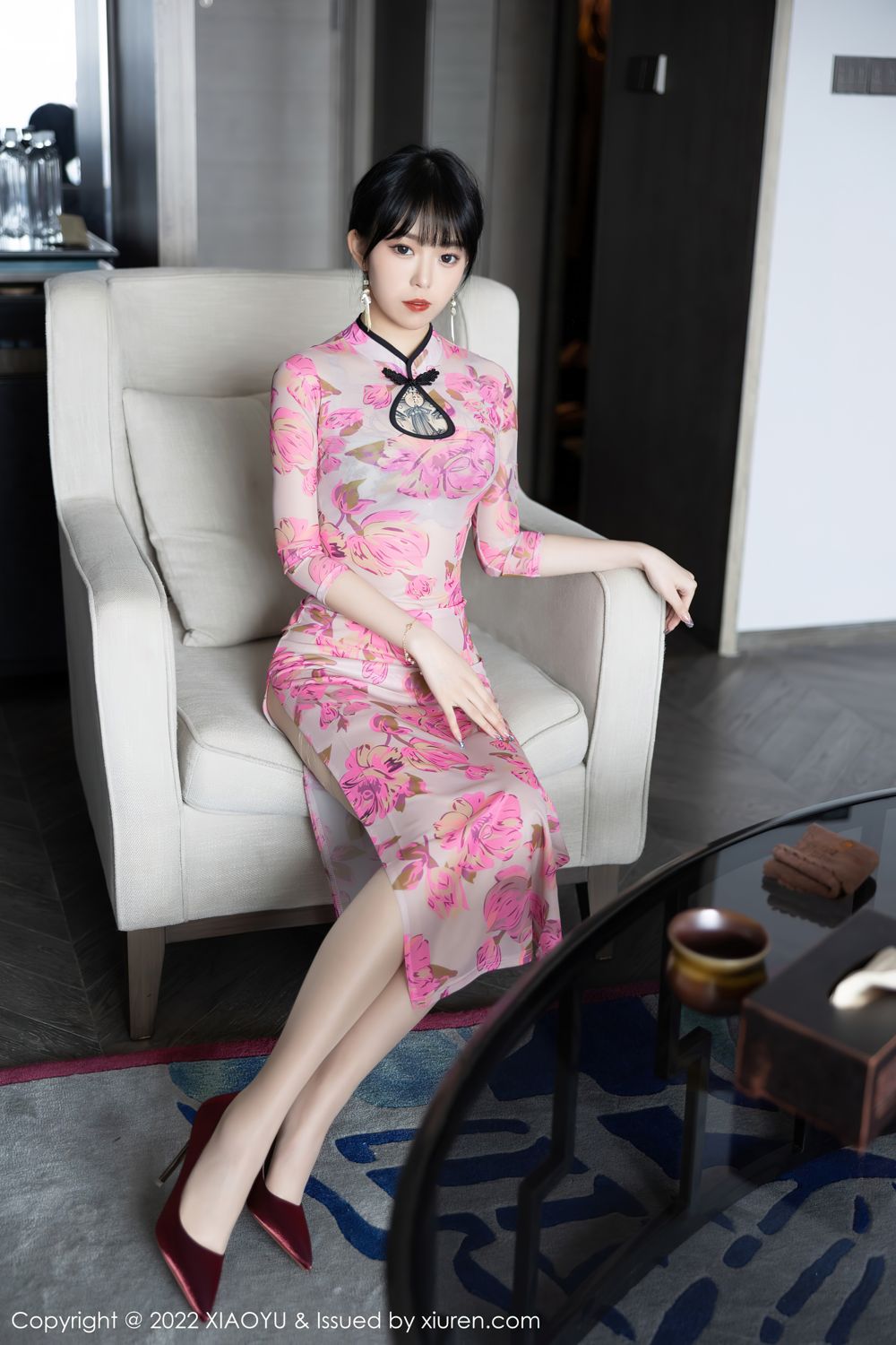 《语画界 小奶瓶呜呜(Xiao Nai Ping Wu Wu) 制服写真 VOL.807》第12张,模特小奶瓶呜呜(Xiao Nai Ping Wu Wu),语画界,制服主题,全套82张