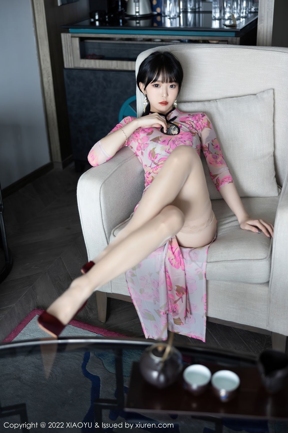 《语画界 小奶瓶呜呜(Xiao Nai Ping Wu Wu) 制服写真 VOL.807》第35张,模特小奶瓶呜呜(Xiao Nai Ping Wu Wu),语画界,制服主题,全套82张