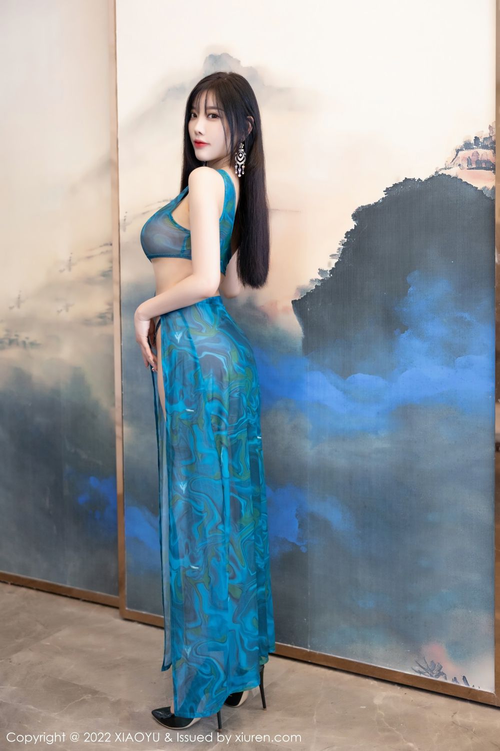 《语画界 杨晨晨 制服写真 VOL.831》第13张,模特杨晨晨,语画界,制服主题,全套73张