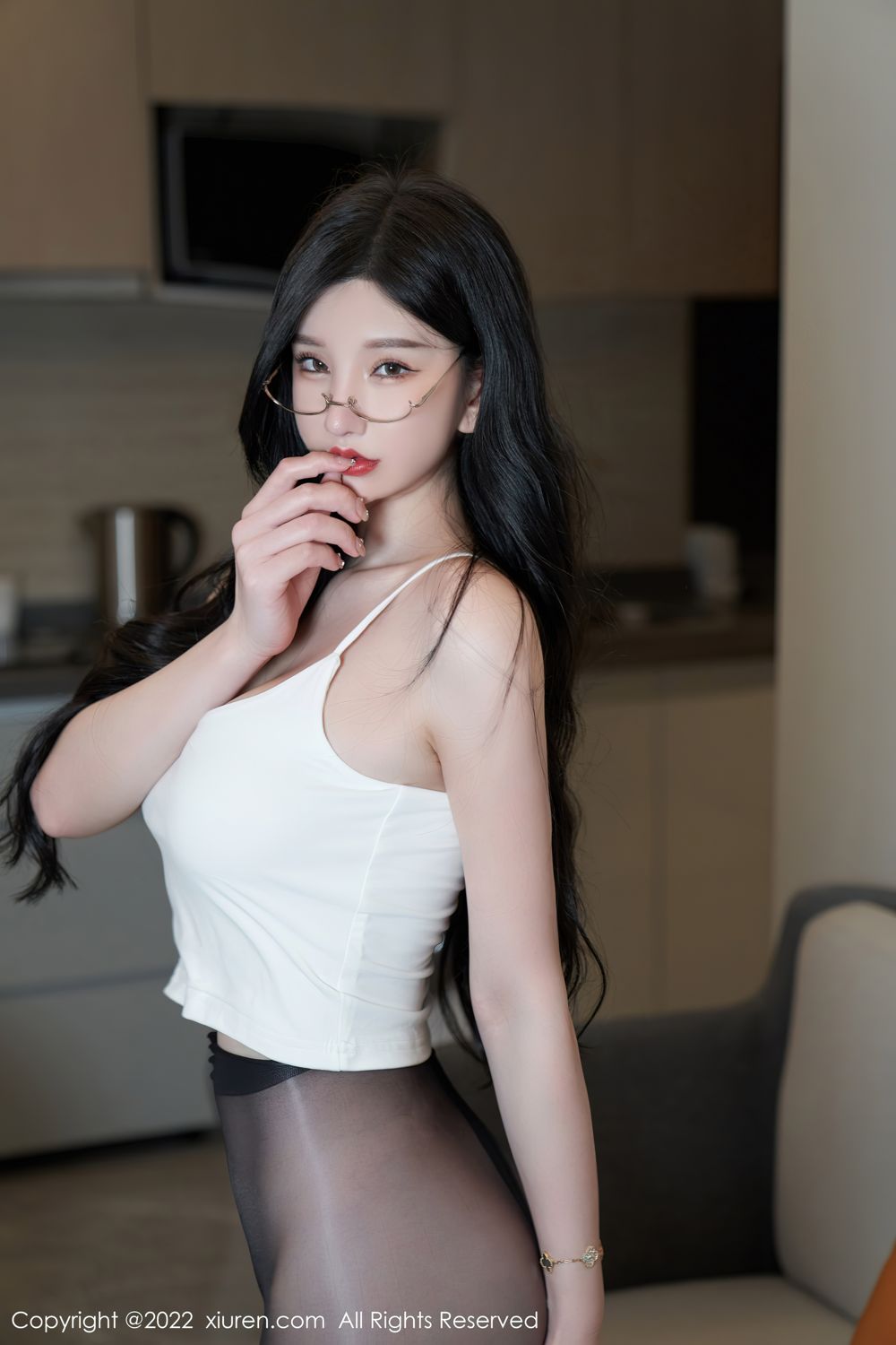 《秀人网 周于希dummy(Dummy Zhou) 黑丝写真 No.5253》第39张，模特周于希dummy(Dummy Zhou)，秀人网，黑丝主题，全套69张
