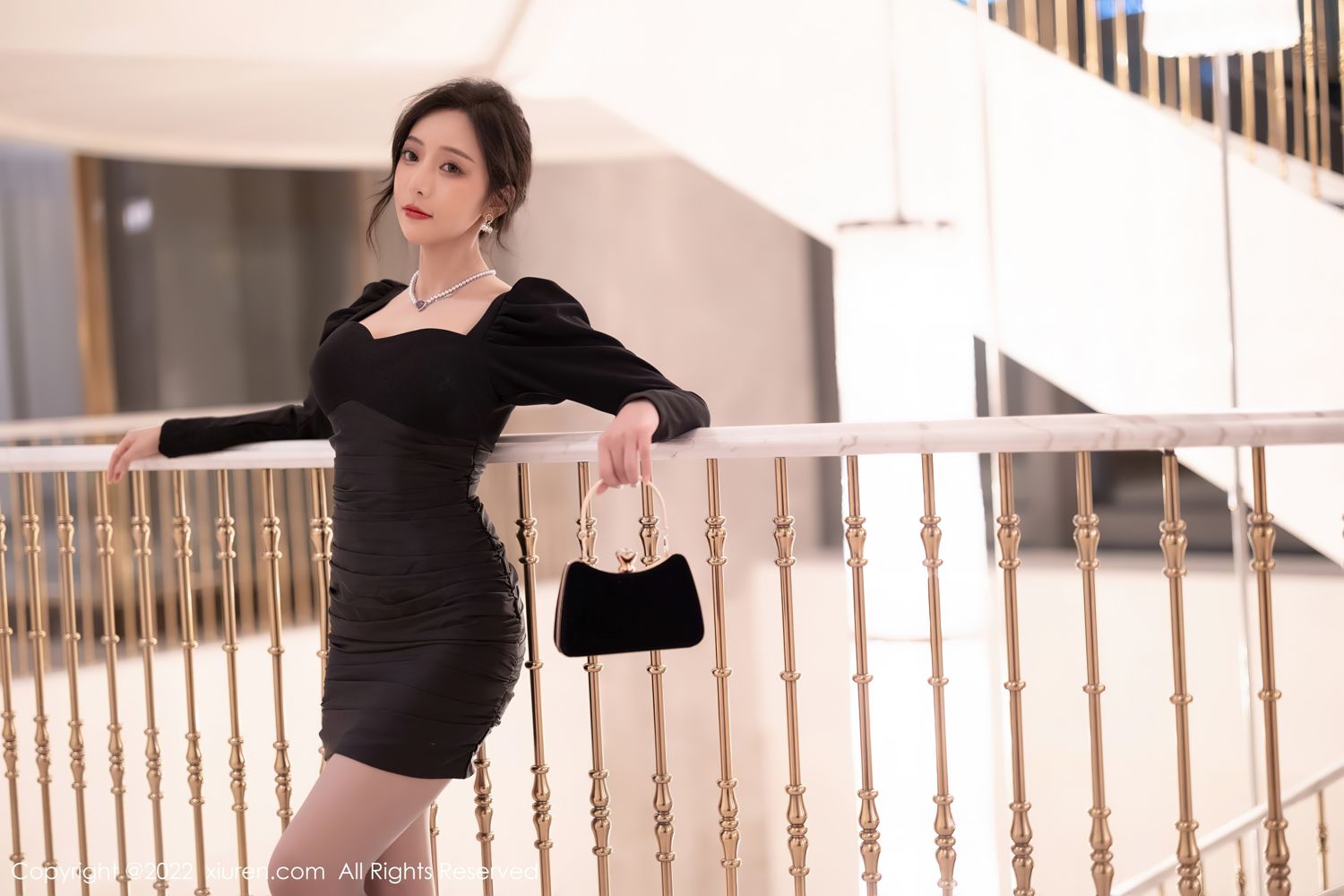 《秀人网 王馨瑶(Yanni) 黑丝写真 No.5251》第15张,模特王馨瑶(Yanni),秀人网,黑丝主题,全套86张