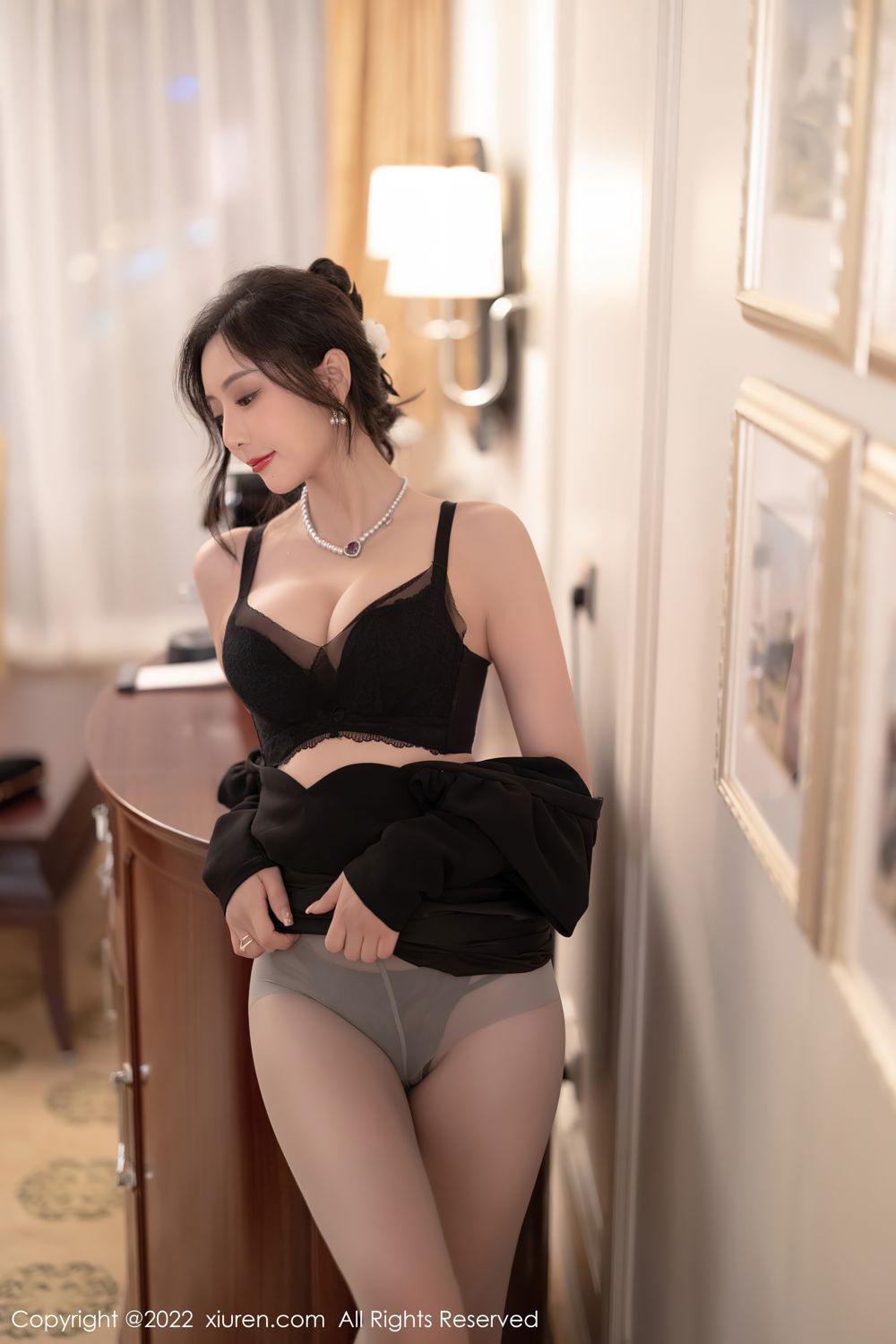《秀人网 王馨瑶(Yanni) 黑丝写真 No.5251》第48张,模特王馨瑶(Yanni),秀人网,黑丝主题,全套86张