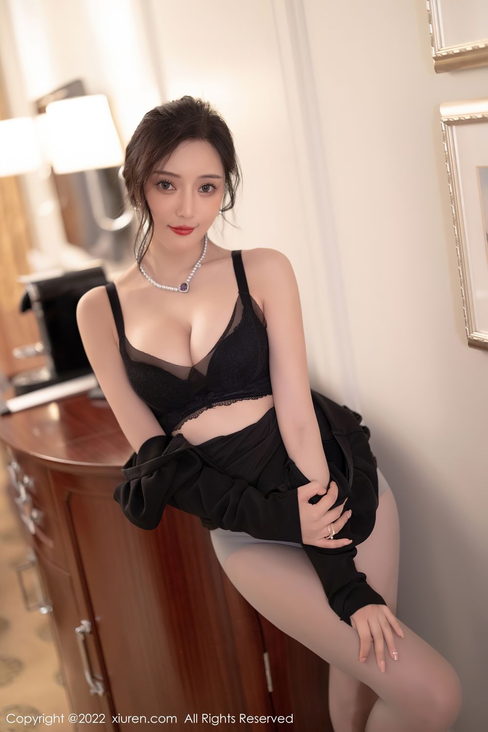 《秀人网 王馨瑶(Yanni) 黑丝写真 No.5251》第49张,模特王馨瑶(Yanni),秀人网,黑丝主题,全套86张