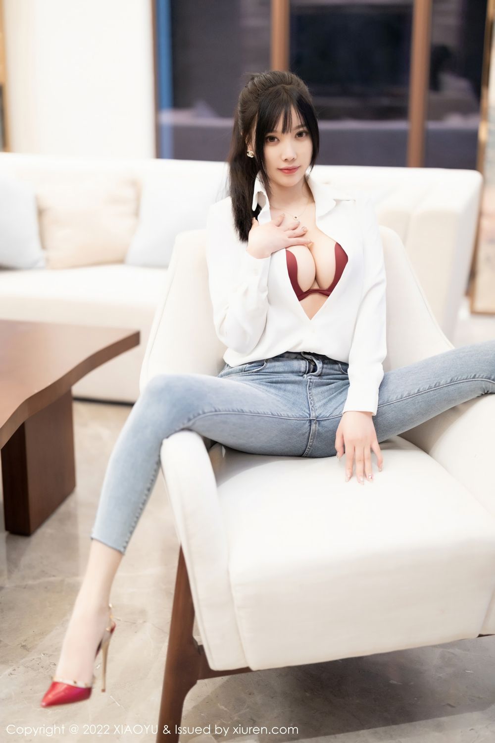 《语画界 杨晨晨 制服写真 VOL.846》第34张,模特杨晨晨,语画界,制服主题,全套85张